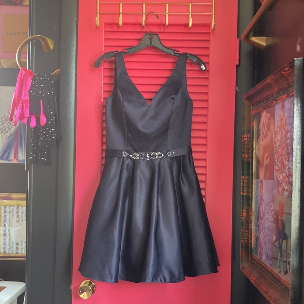 Prom mayqueen brand dress size 8 rhinestone waist band navy color